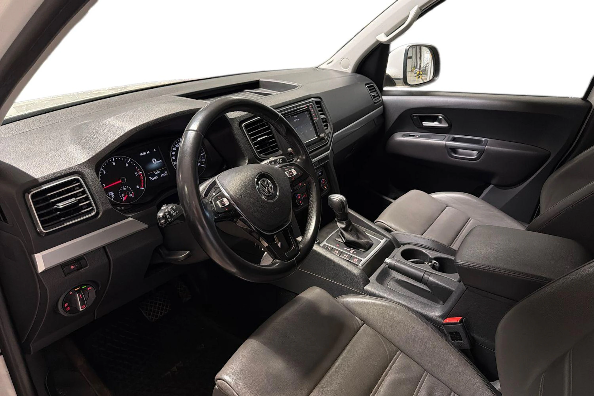valkoinen Volkswagen Amarok 2020 kuva 3.