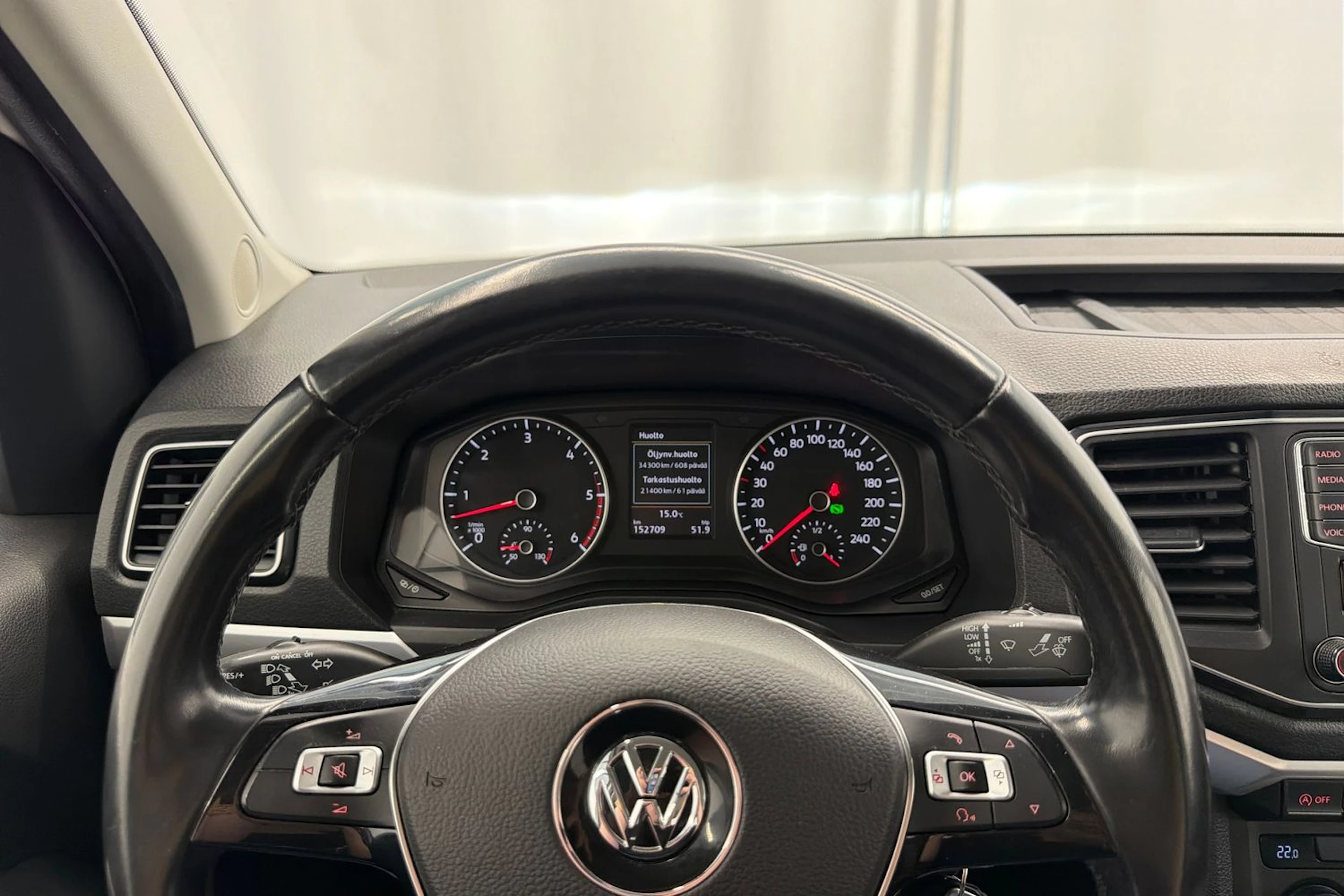 valkoinen Volkswagen Amarok 2020 kuva 14.