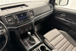 valkoinen Volkswagen Amarok 2020 kuva 15.