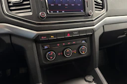 valkoinen Volkswagen Amarok 2020 kuva 22.