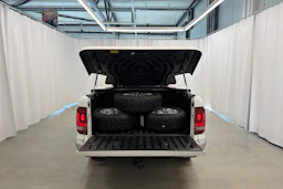 valkoinen Volkswagen Amarok 2020 kuva 29.