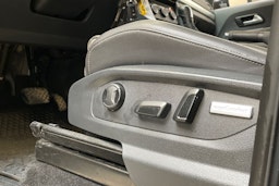 musta Volkswagen Amarok 2020 kuva 15.