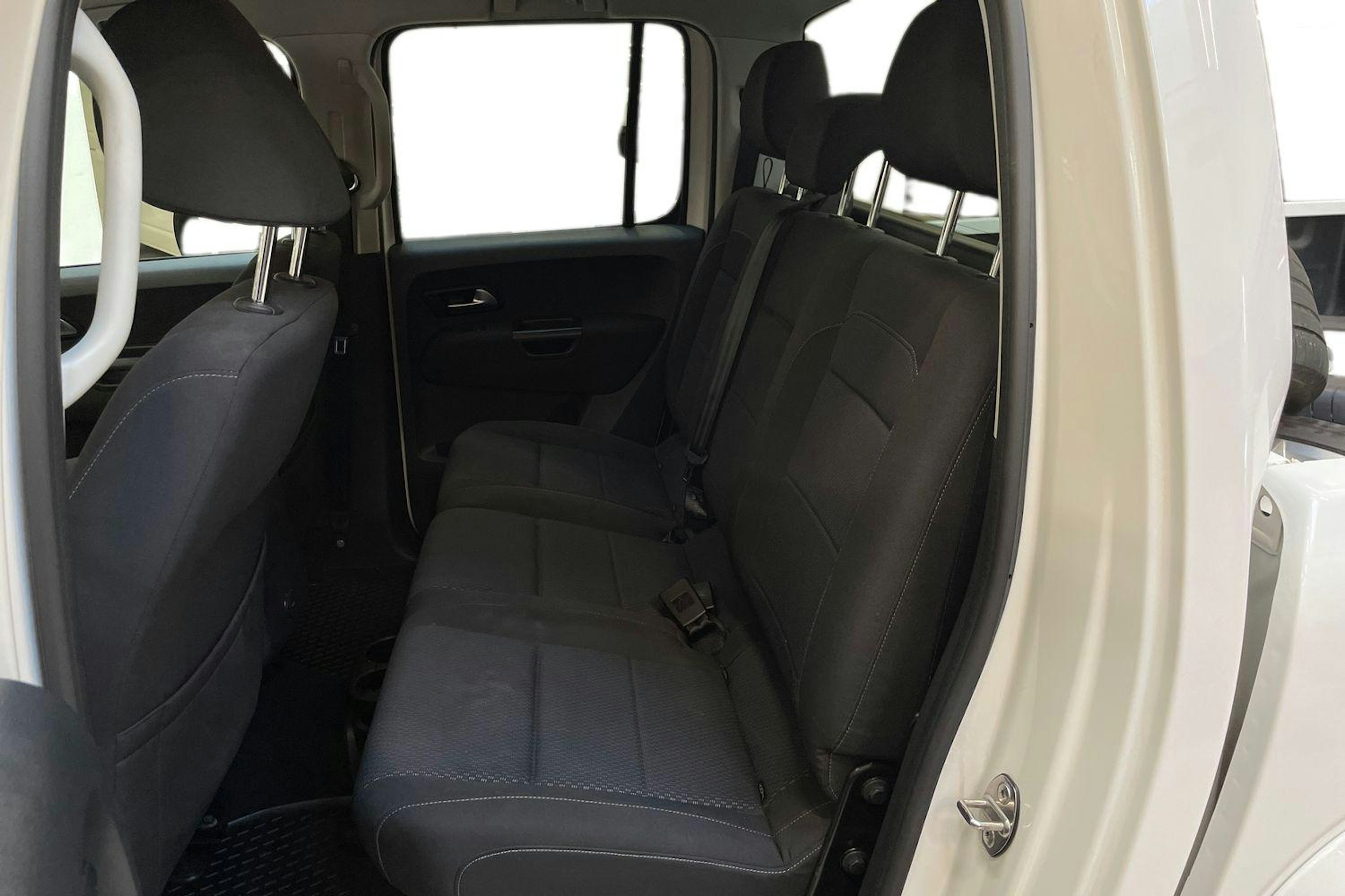 valkoinen Volkswagen Amarok 2020 kuva 10.