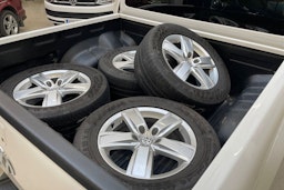 valkoinen Volkswagen Amarok 2020 kuva 14.