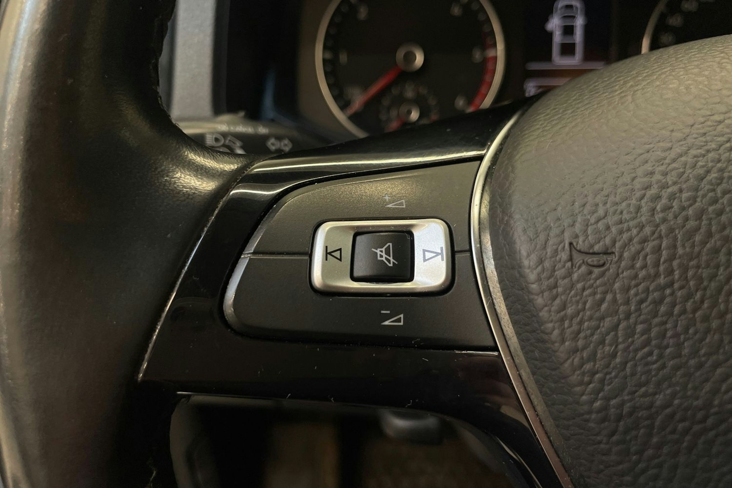 valkoinen Volkswagen Amarok 2020 kuva 16.