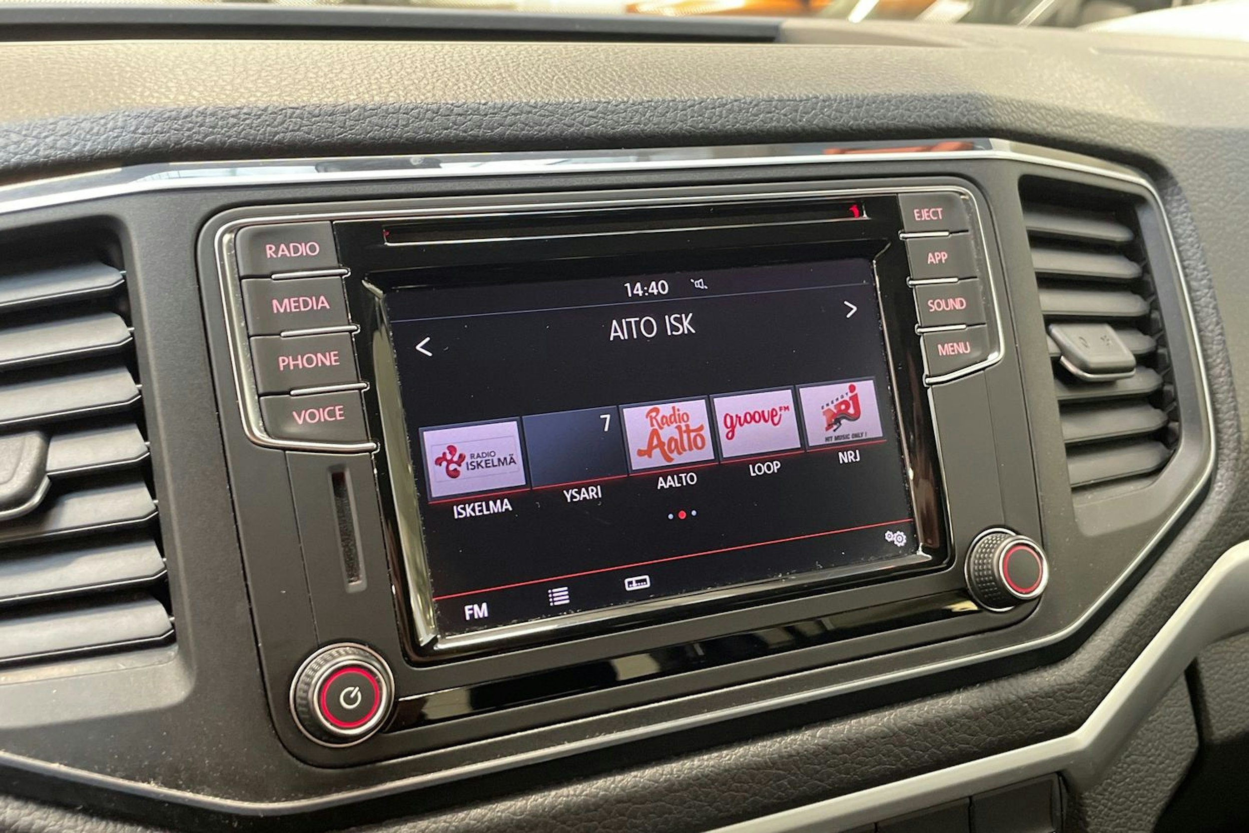 valkoinen Volkswagen Amarok 2020 kuva 20.