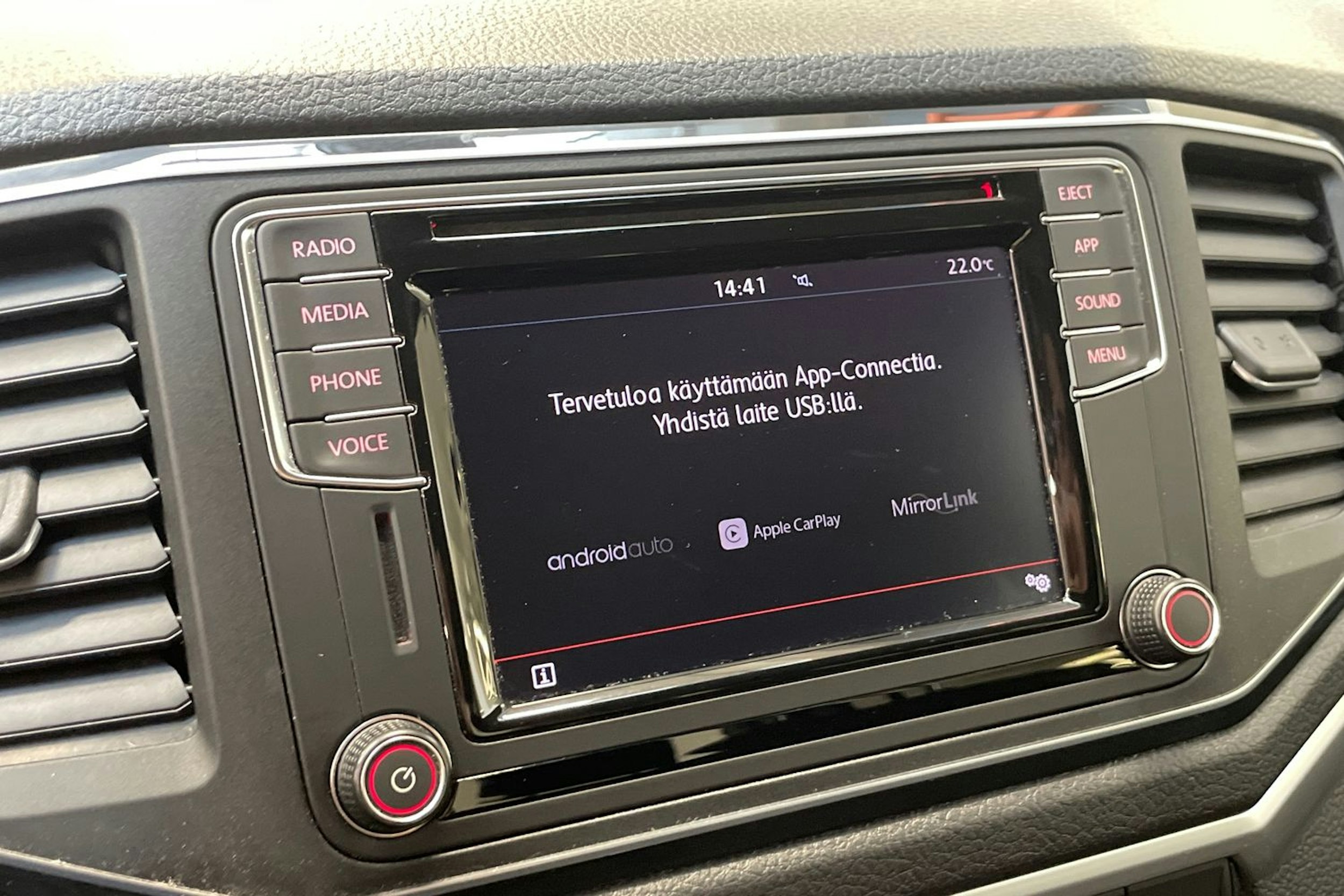 valkoinen Volkswagen Amarok 2020 kuva 22.