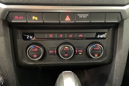 valkoinen Volkswagen Amarok 2020 kuva 24.