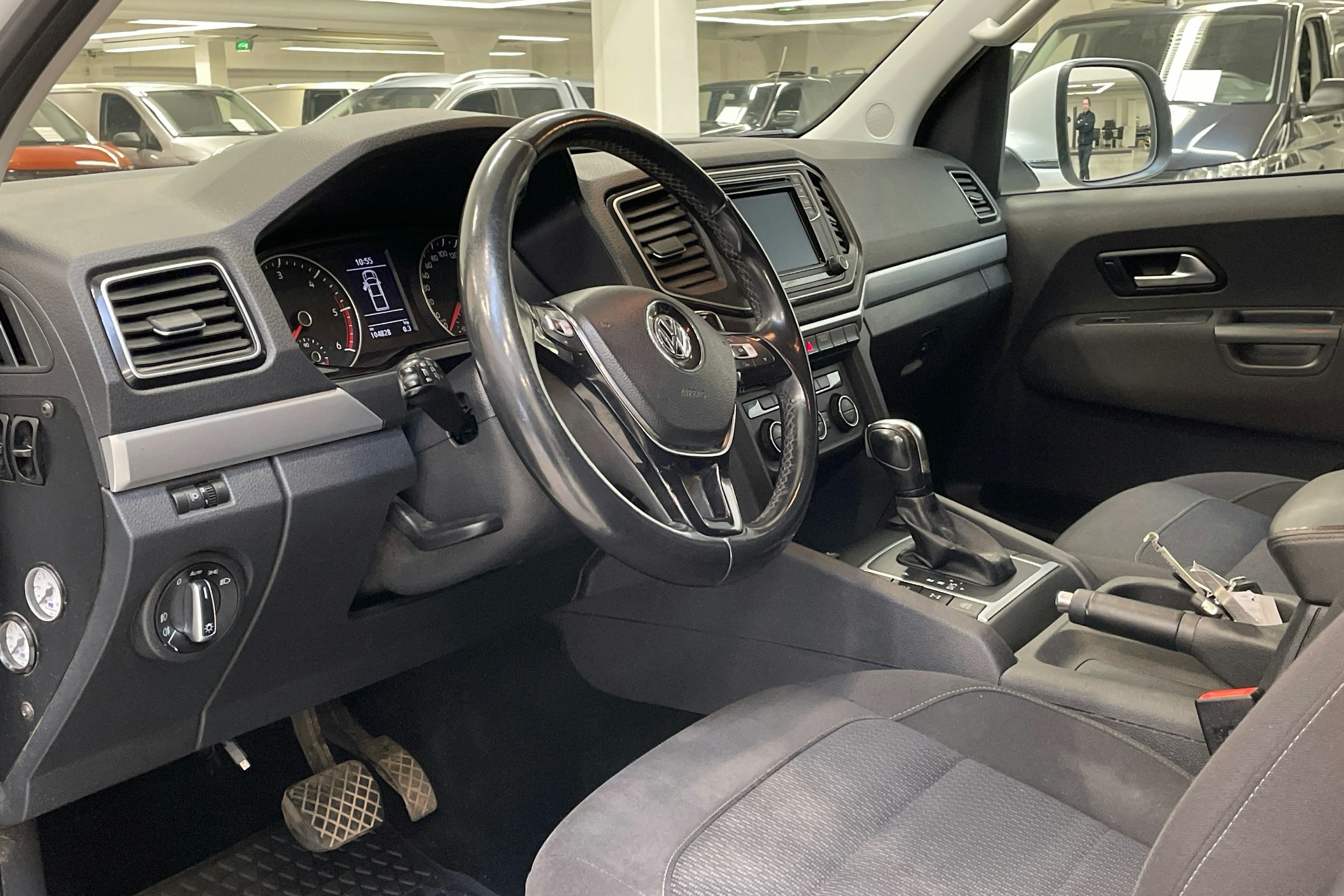 valkoinen Volkswagen Amarok 2020 kuva 6.