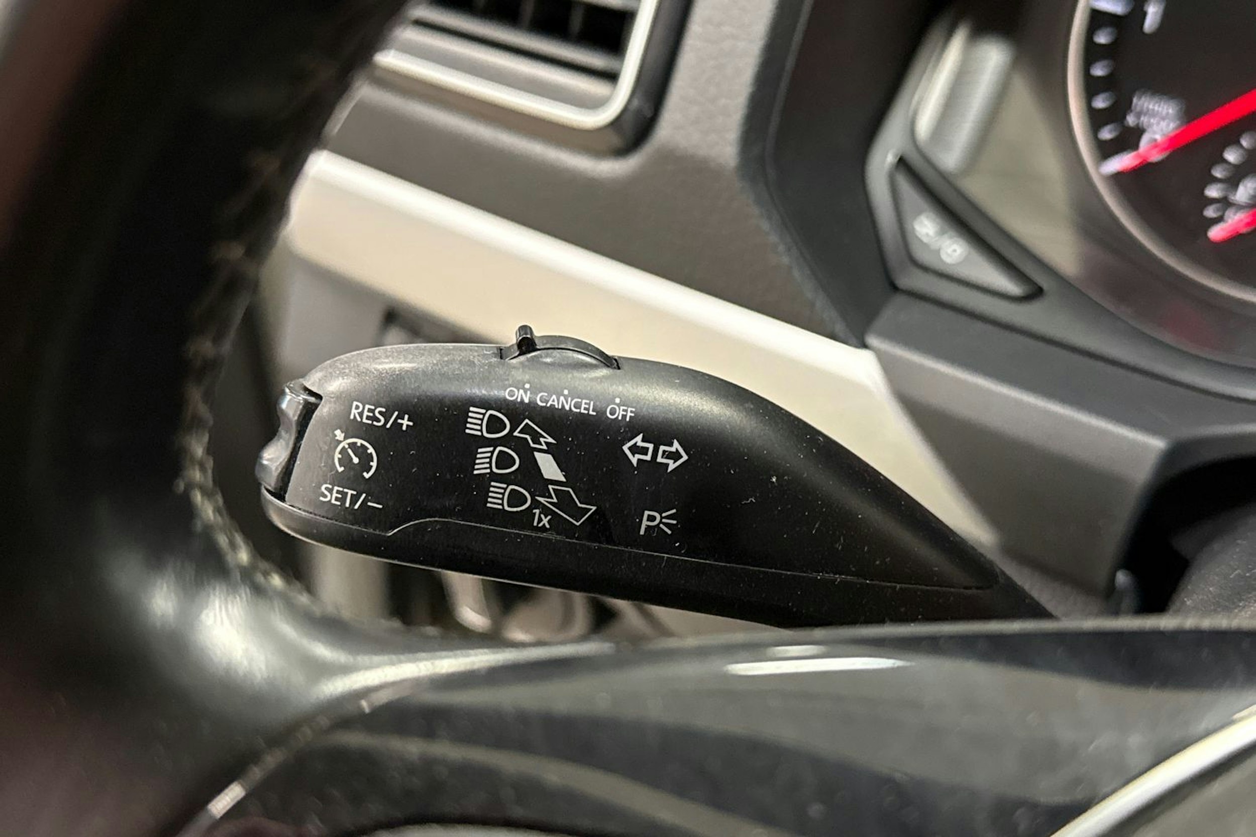 Valkoinen Volkswagen Amarok 2020 kuva 18.