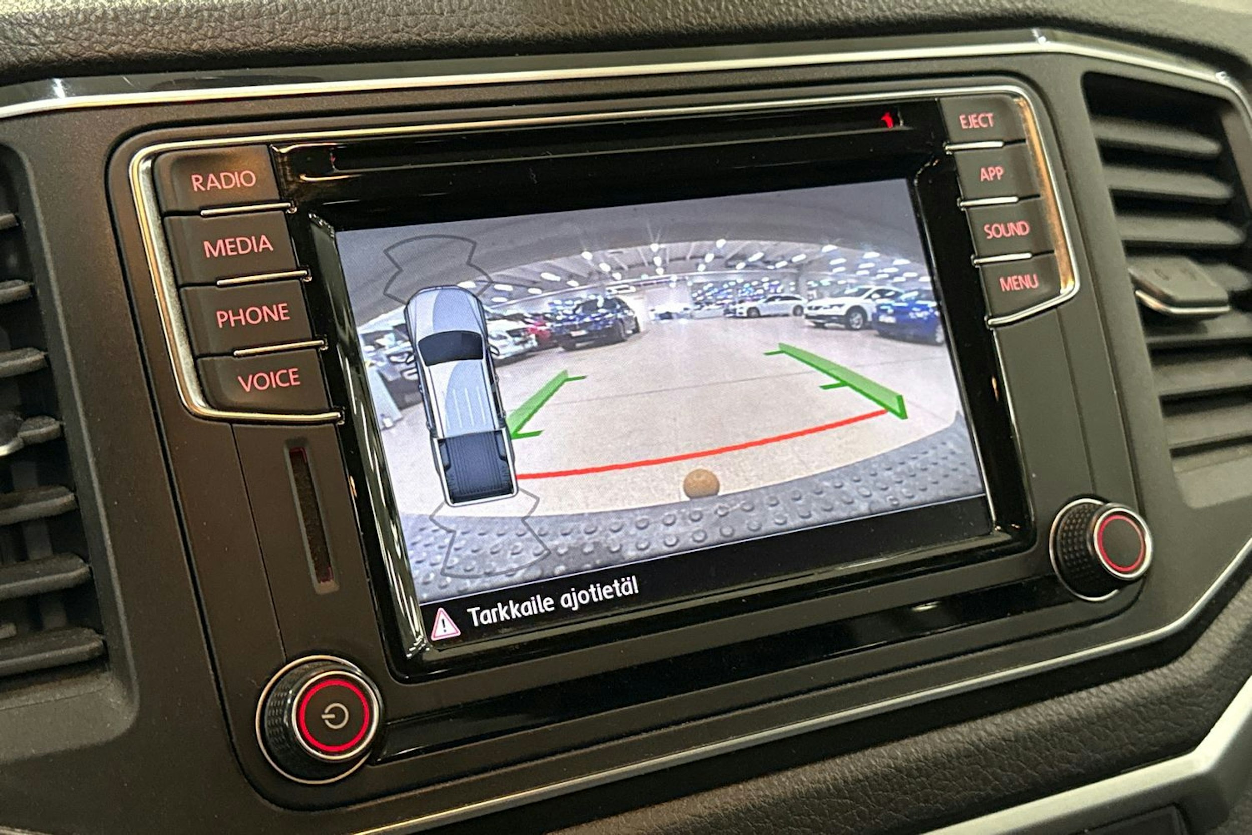 Valkoinen Volkswagen Amarok 2020 kuva 19.