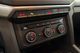 Valkoinen Volkswagen Amarok 2020 kuva 21.