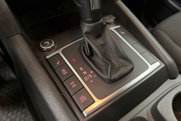 Valkoinen Volkswagen Amarok 2020 kuva 22.