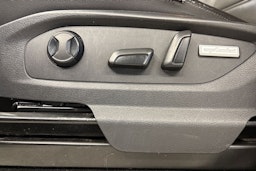 harmaa Volkswagen Amarok 2020 kuva 28.