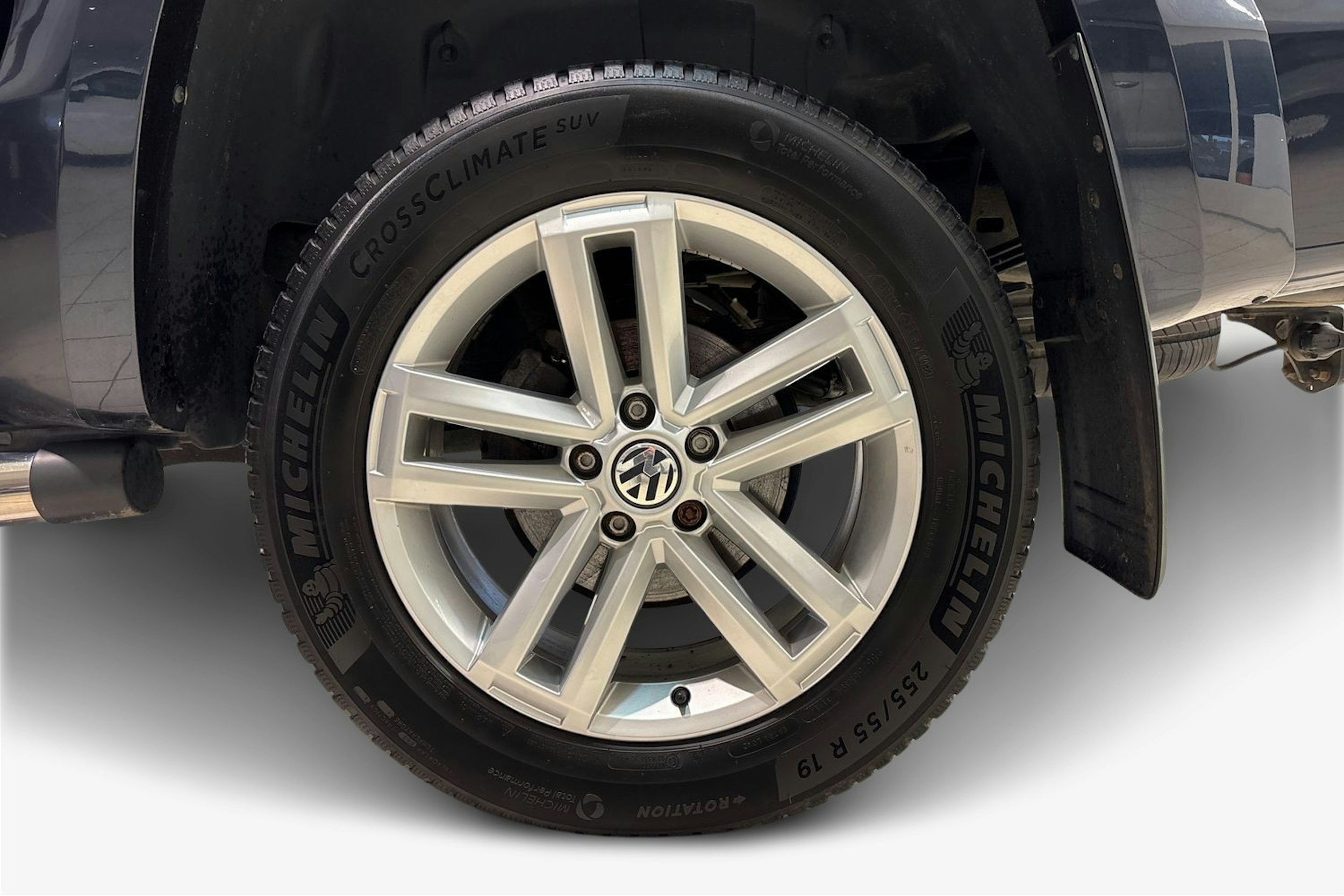 Sininen Volkswagen Amarok 2020 kuva 11.