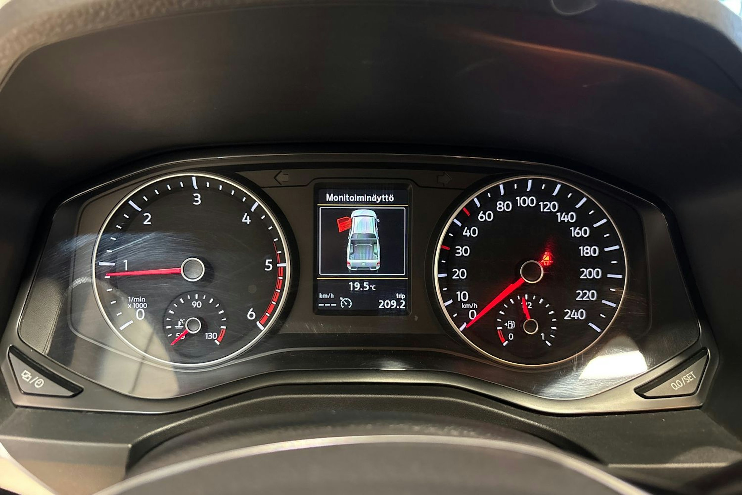 Sininen Volkswagen Amarok 2020 kuva 12.