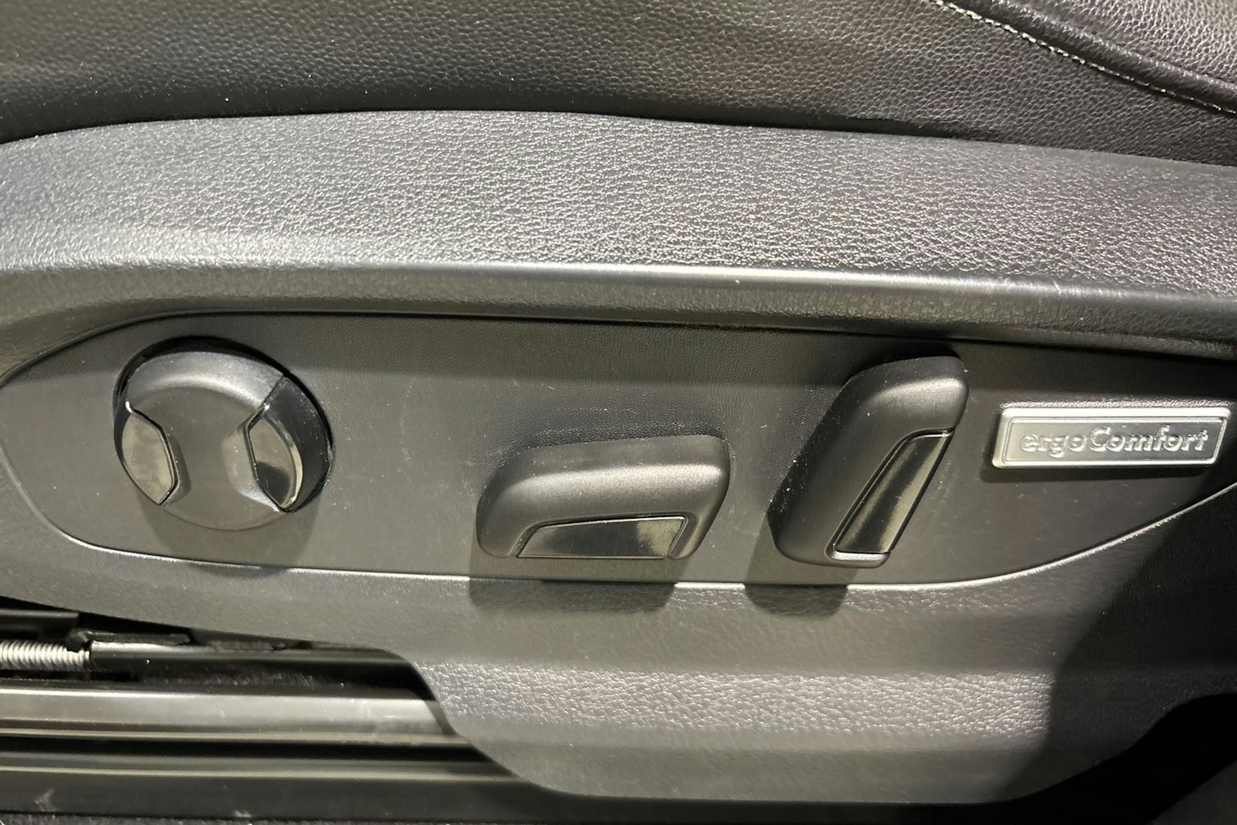 Sininen Volkswagen Amarok 2020 kuva 21.