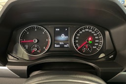 Harmaa Volkswagen Amarok 2020 kuva 14.