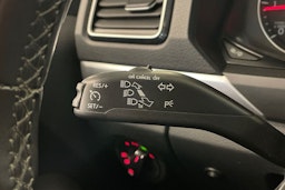 Harmaa Volkswagen Amarok 2020 kuva 17.