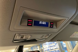 Harmaa Volkswagen Amarok 2020 kuva 22.