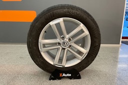 Harmaa Volkswagen Amarok 2020 kuva 25.