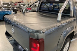 Harmaa Volkswagen Amarok 2020 kuva 27.