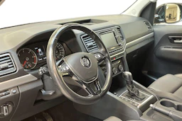 musta Volkswagen Amarok 2020 kuva 8.