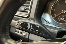 musta Volkswagen Amarok 2020 kuva 16.