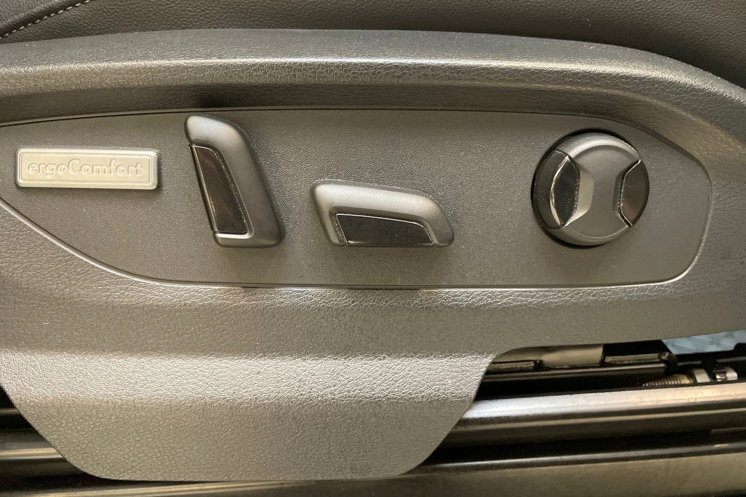 musta Volkswagen Amarok 2020 kuva 25.
