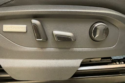 musta Volkswagen Amarok 2020 kuva 25.