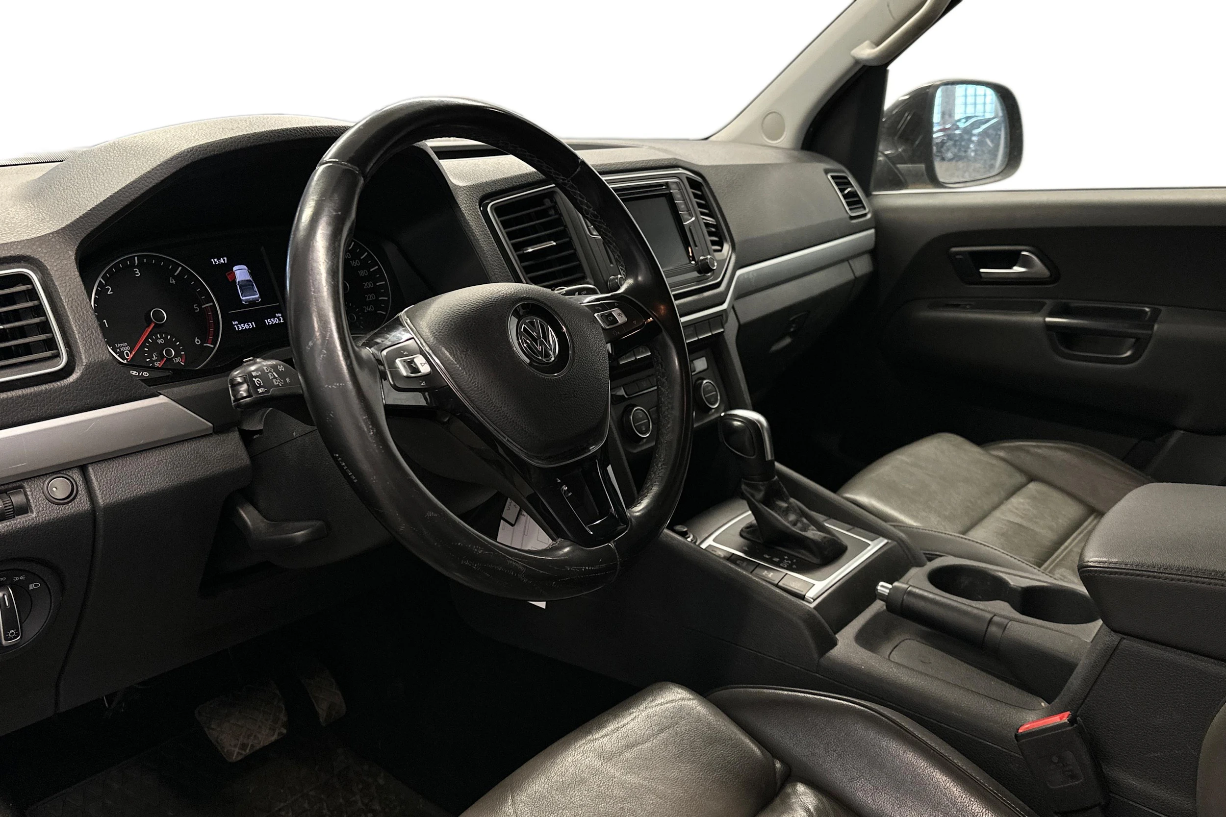 musta Volkswagen Amarok 2020 kuva 3.