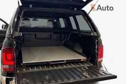 musta Volkswagen Amarok 2020 kuva 9.