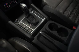 musta Volkswagen Amarok 2020 kuva 12.