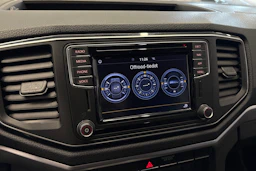 musta Volkswagen Amarok 2020 kuva 17.