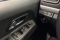 musta Volkswagen Amarok 2020 kuva 19.