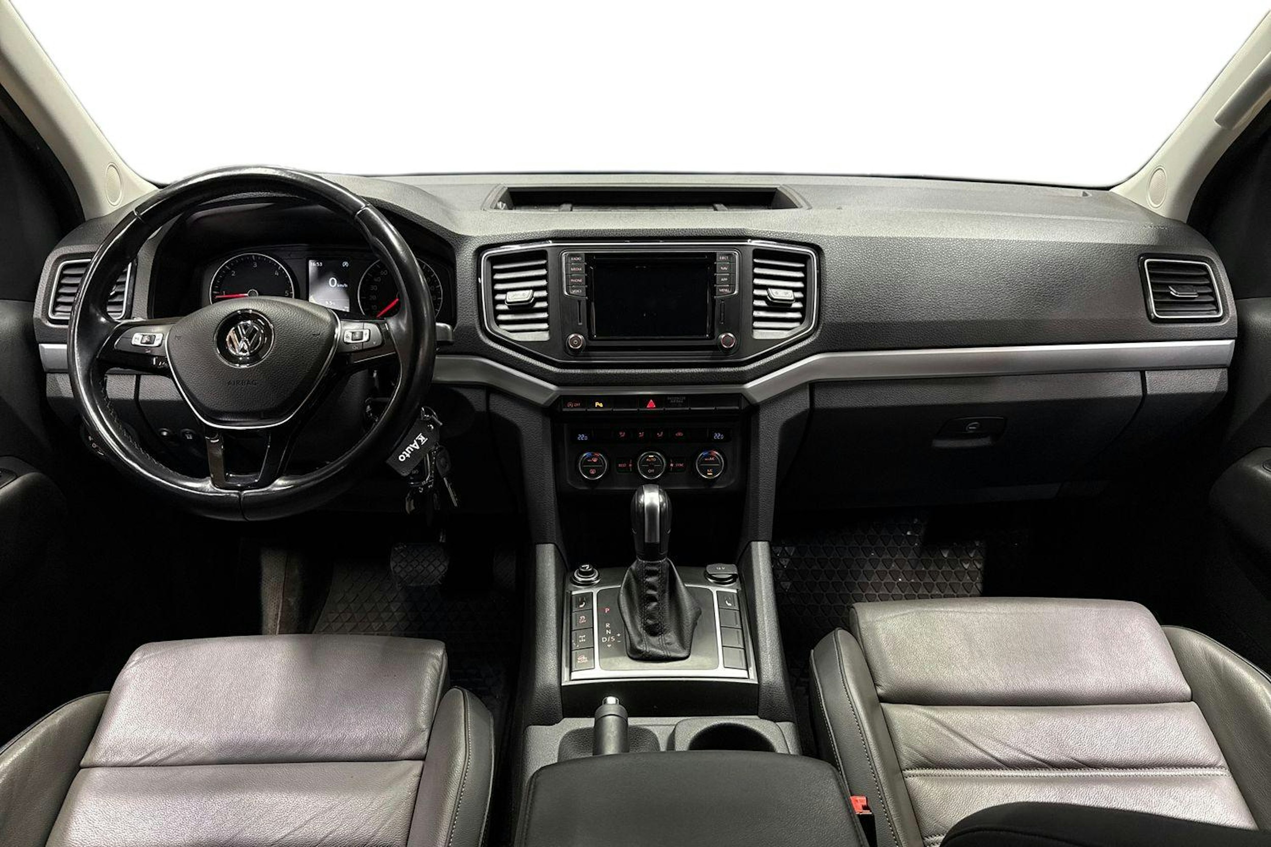 musta Volkswagen Amarok 2020 kuva 7.