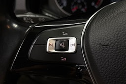 musta Volkswagen Amarok 2020 kuva 14.