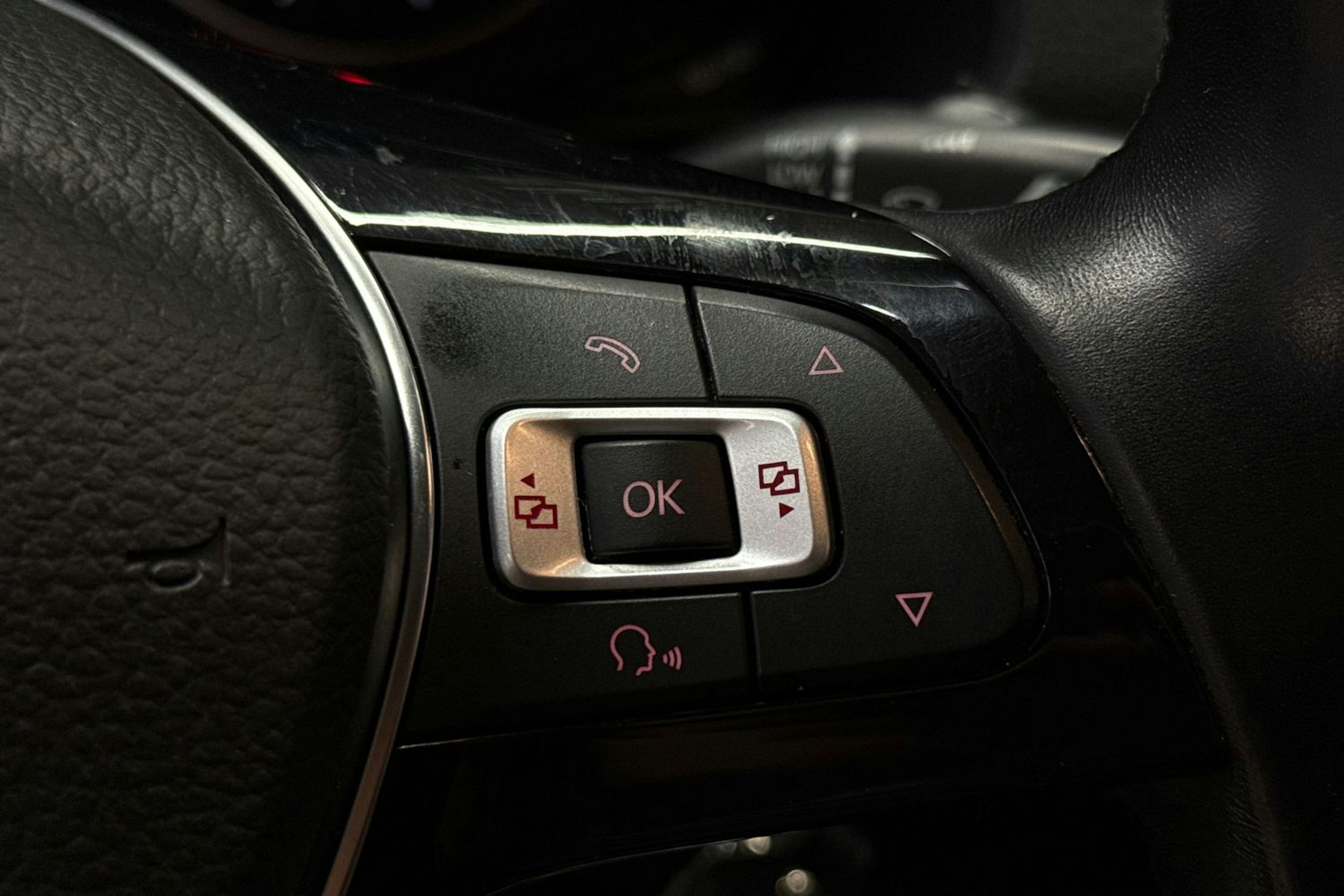 musta Volkswagen Amarok 2020 kuva 15.