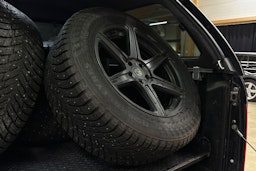 musta Volkswagen Amarok 2020 kuva 27.