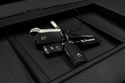 musta Volkswagen Amarok 2020 kuva 34.