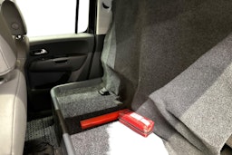 musta Volkswagen Amarok 2020 kuva 11.