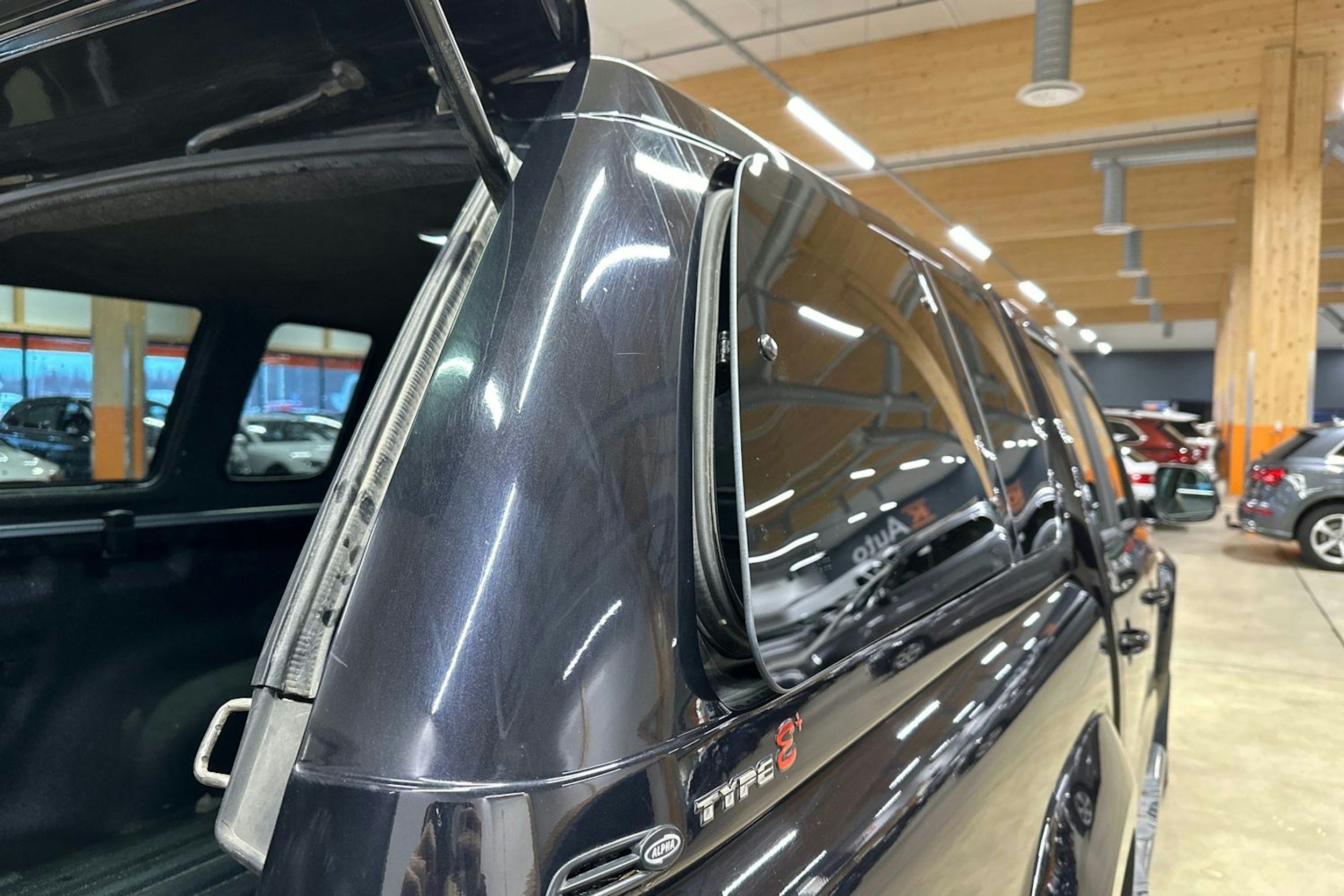 musta Volkswagen Amarok 2020 kuva 17.