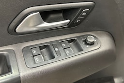 musta Volkswagen Amarok 2020 kuva 19.