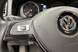 musta Volkswagen Amarok 2020 kuva 23.