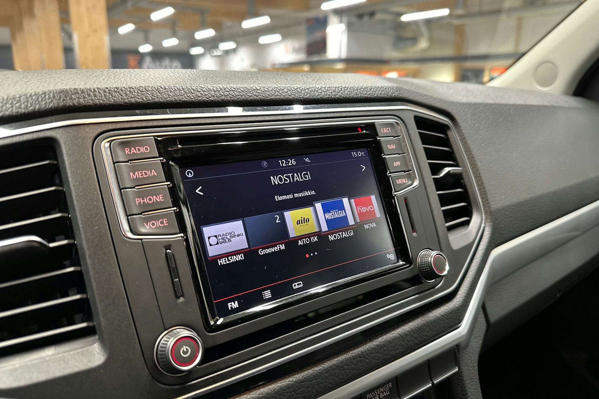 musta Volkswagen Amarok 2020 kuva 25.