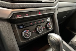 musta Volkswagen Amarok 2020 kuva 26.