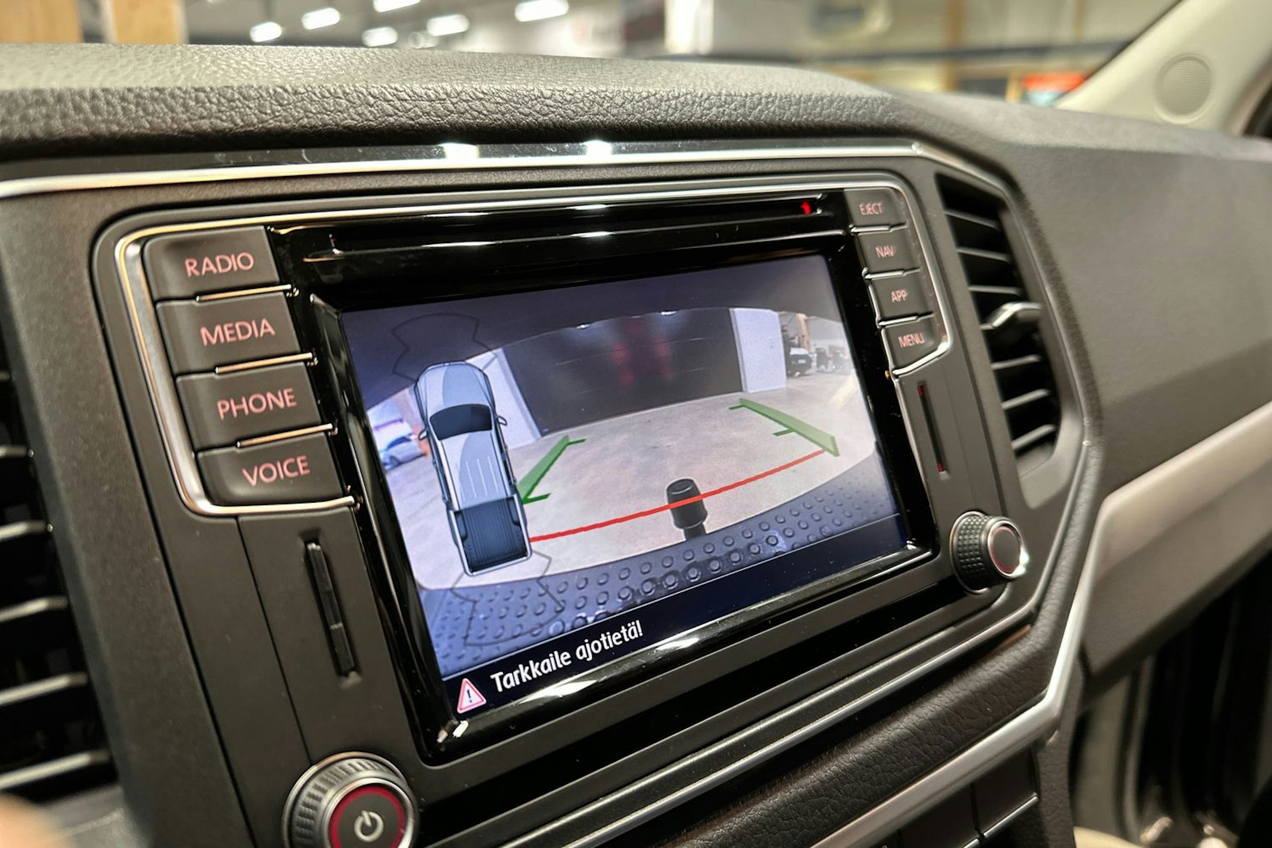 musta Volkswagen Amarok 2020 kuva 30.