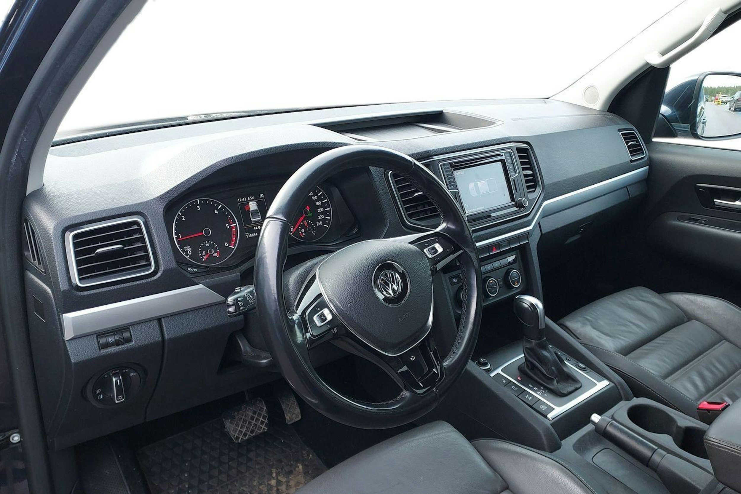 sininen Volkswagen Amarok 2020 kuva 3.