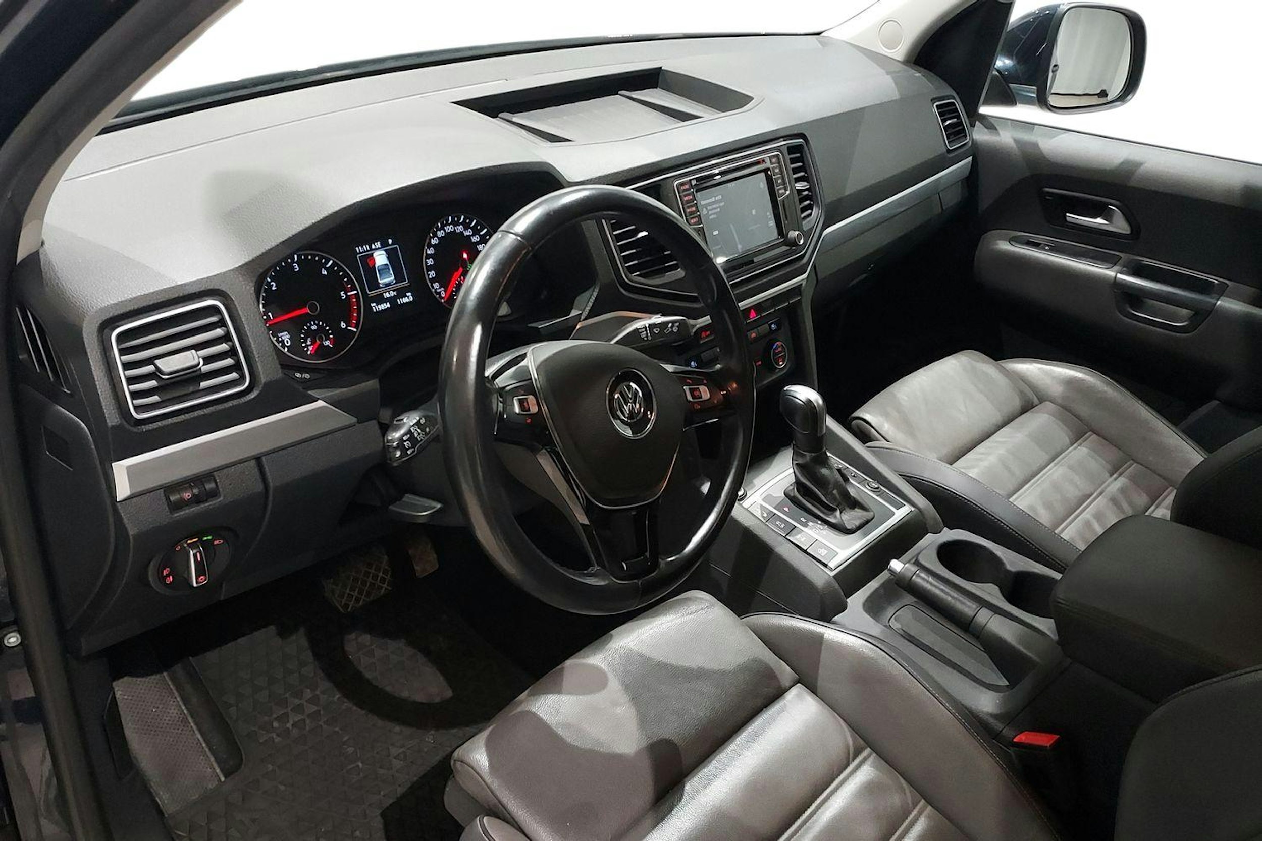 sininen Volkswagen Amarok 2020 kuva 7.