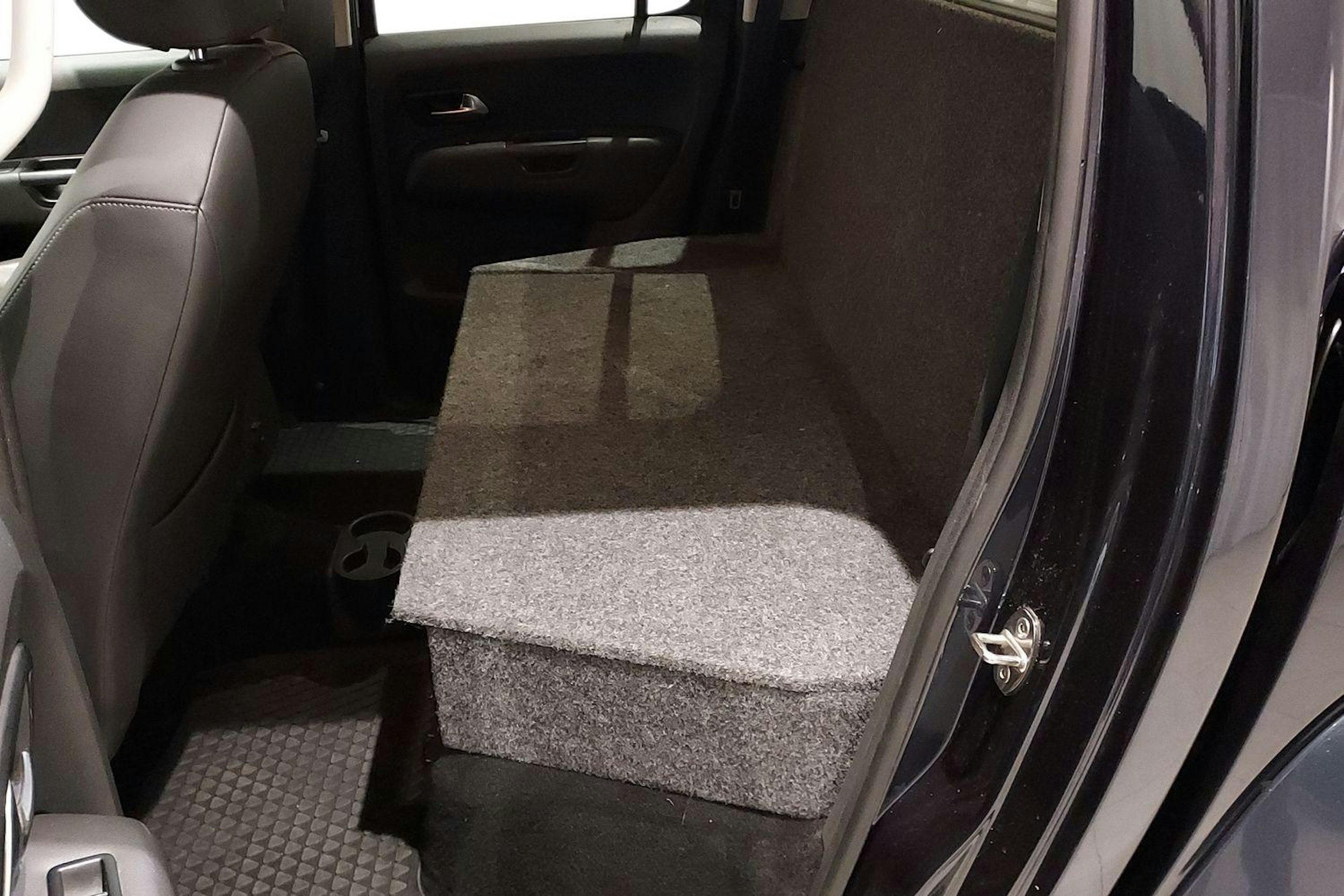 sininen Volkswagen Amarok 2020 kuva 10.